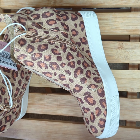 Leopard Wedge Sneakers - Picture 4 of 10